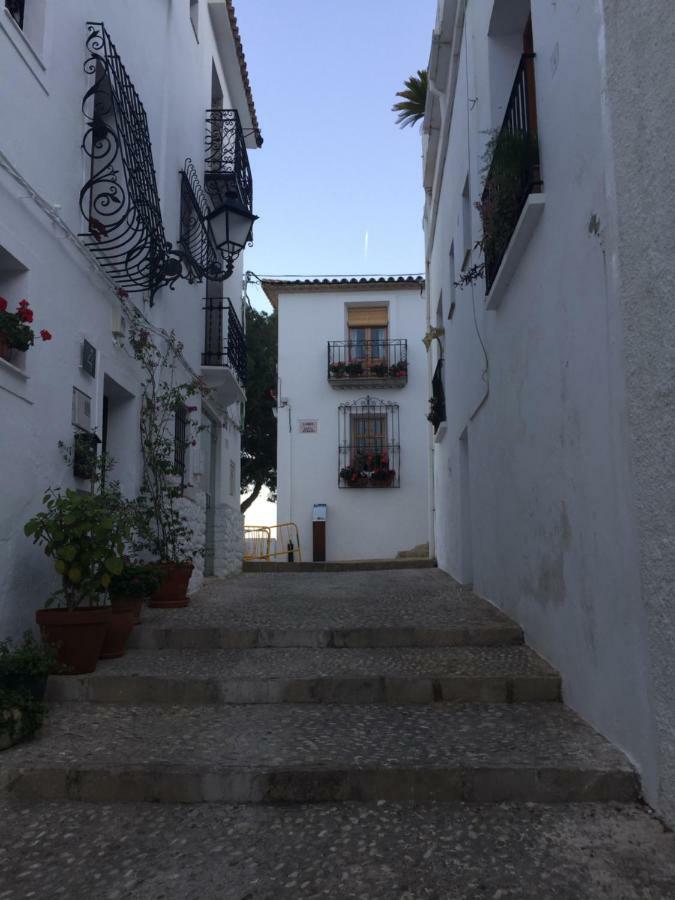 Altea, Callejeando Por Su Casco Antiguo. Buitenkant foto
